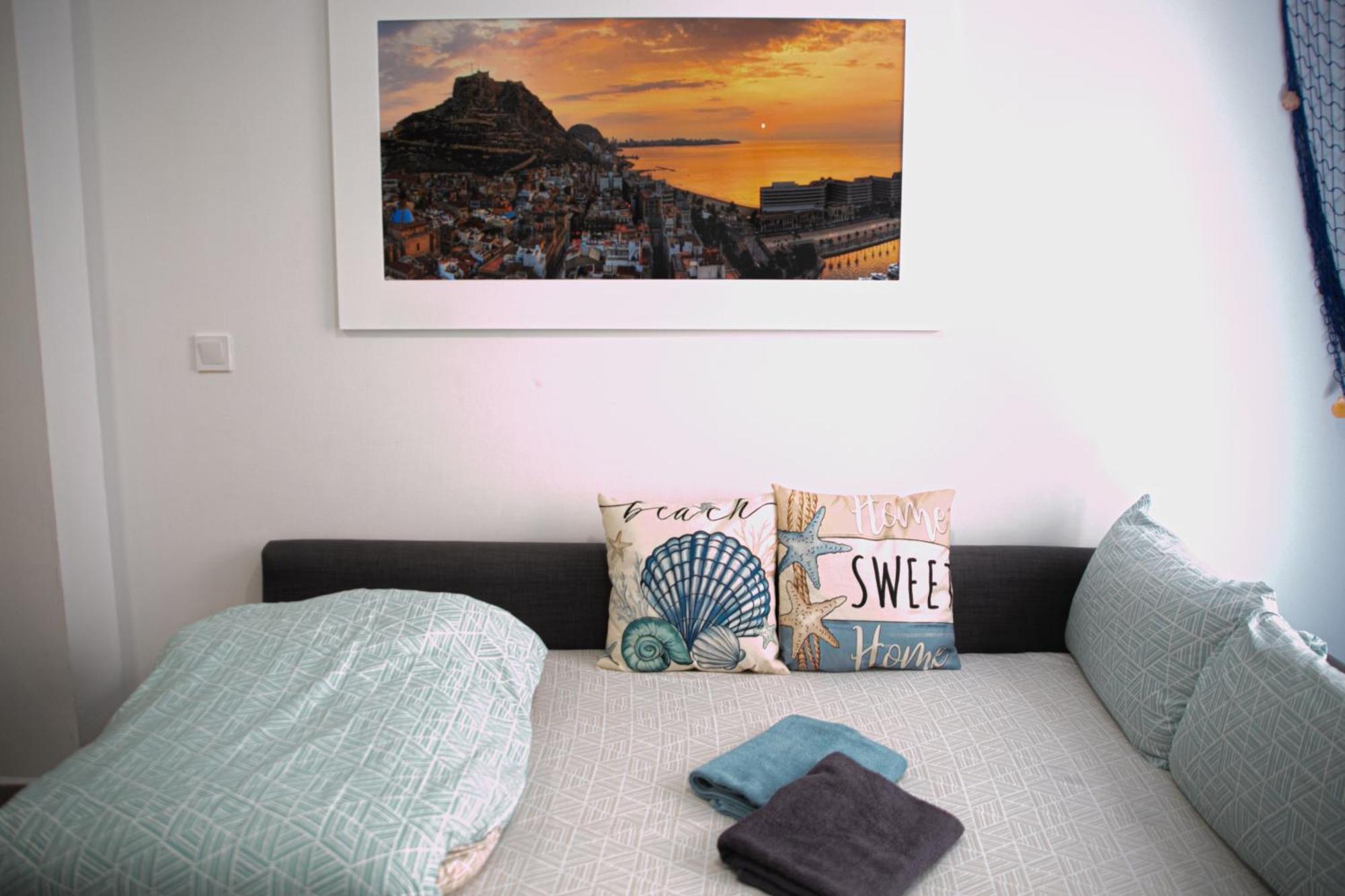 Charming Duplex - Historic Center - 7Min To Beach อาลิกันเต ภายนอก รูปภาพ